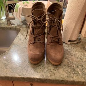 Stuart Weitzman suede hidden platform shoes